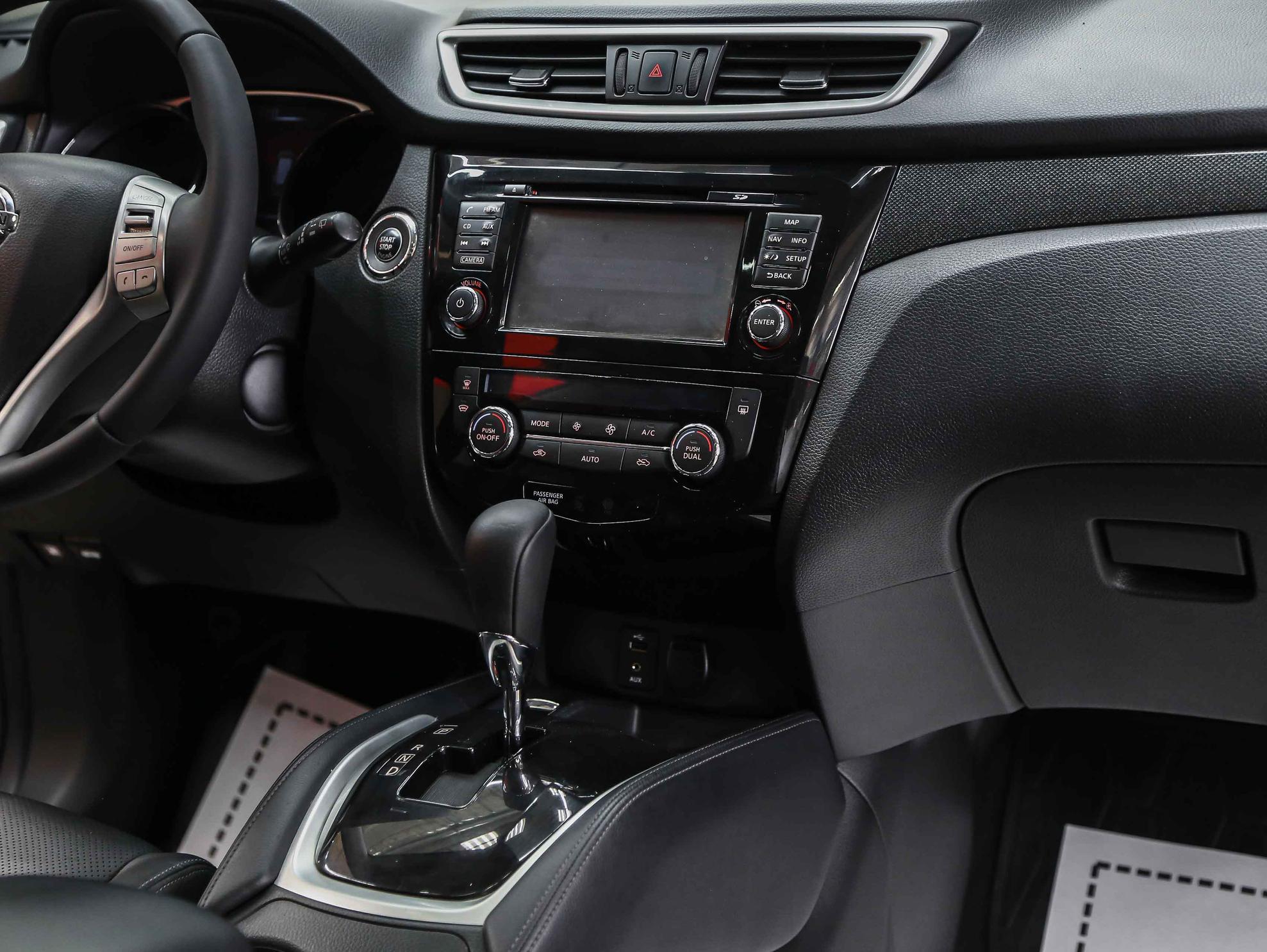 Nissan X-Trail 2015, серебряный, ДЦ Орехово