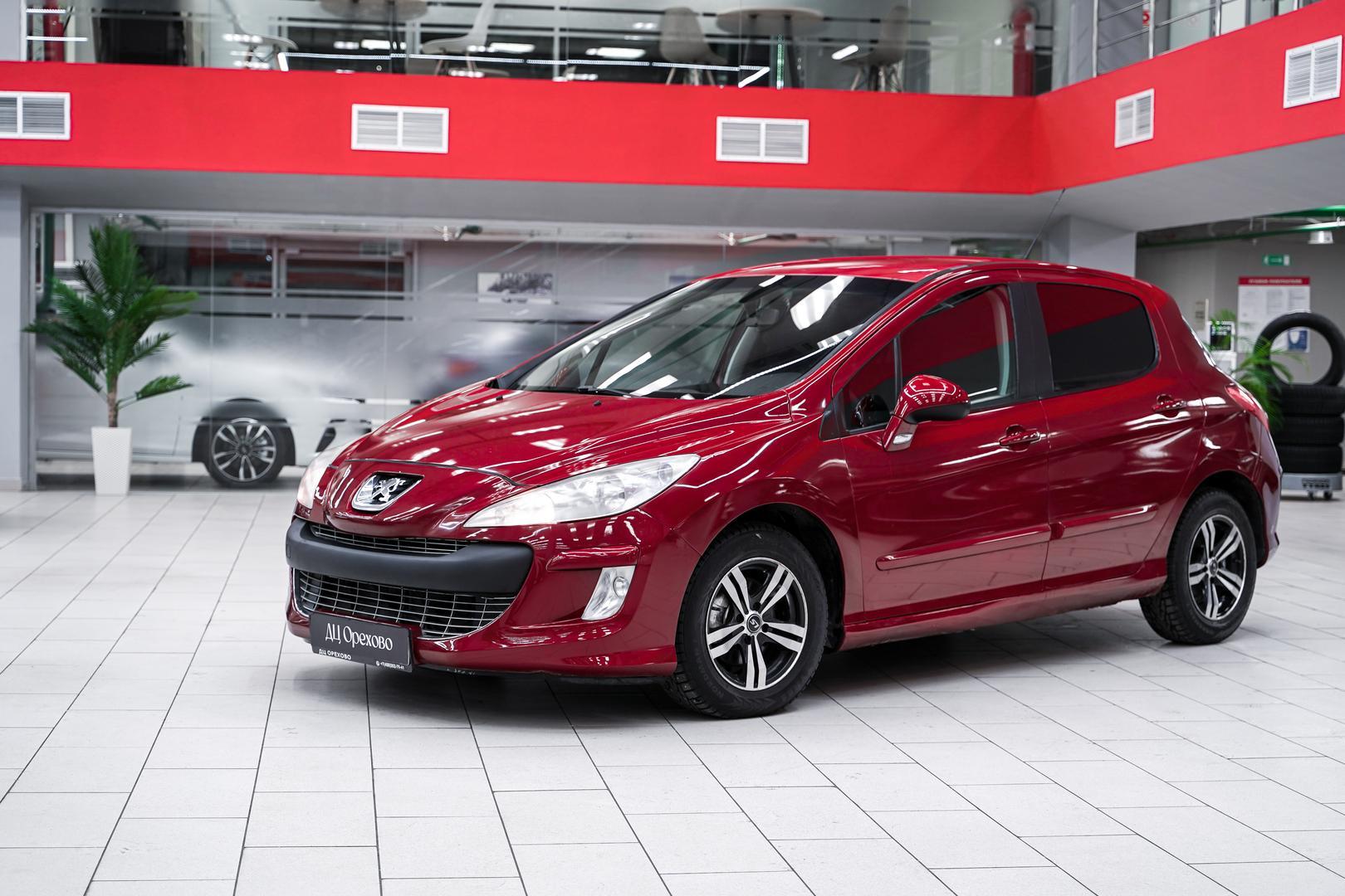 Peugeot 308 2008, красный, ДЦ Орехово