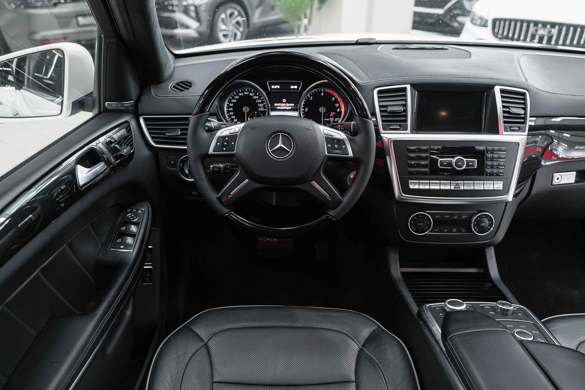 Mercedes-Benz GL-Класс 2013, белый, ДЦ Орехово