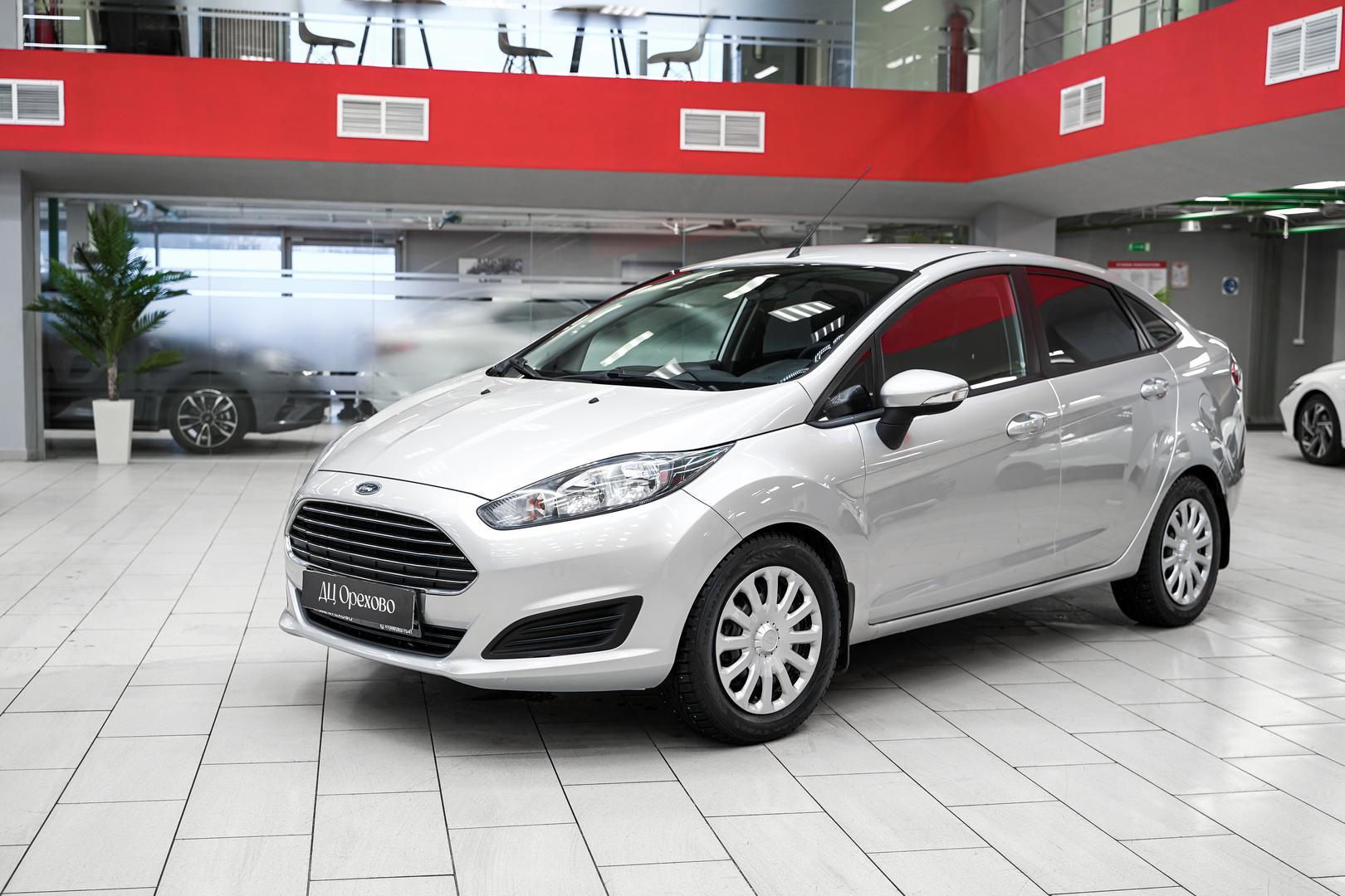 Ford Fiesta 2015, серебряный, ДЦ Орехово