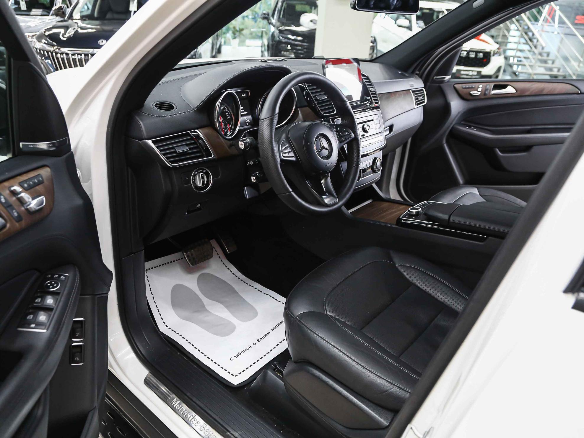Mercedes-Benz GLS 2017, белый, ДЦ Орехово
