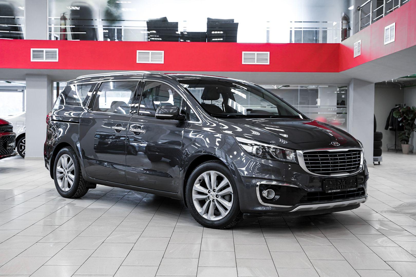 Kia Carnival 2017, серый, ДЦ Орехово