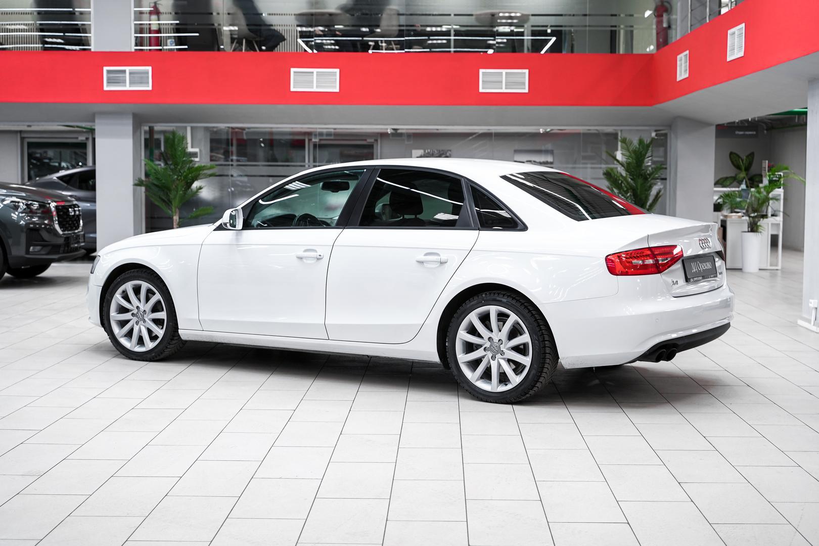 Audi A4 2015, белый, ДЦ Орехово