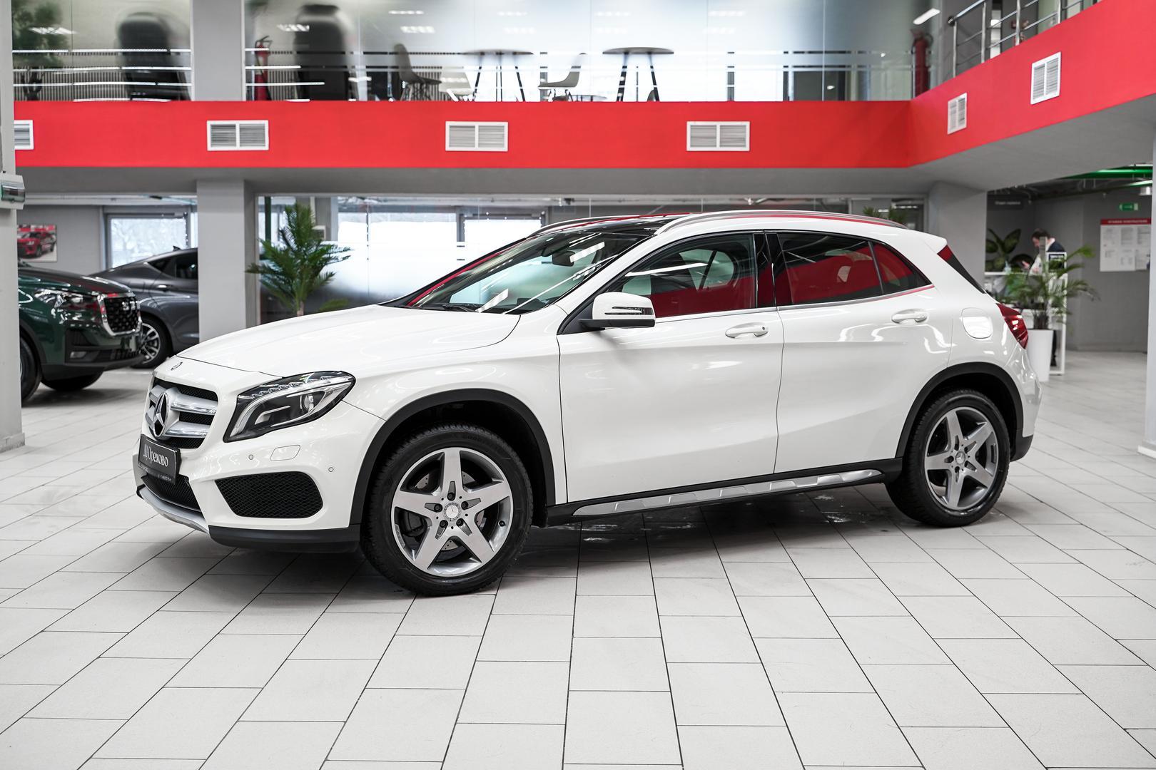Mercedes-Benz GLA 2015, белый, ДЦ Орехово