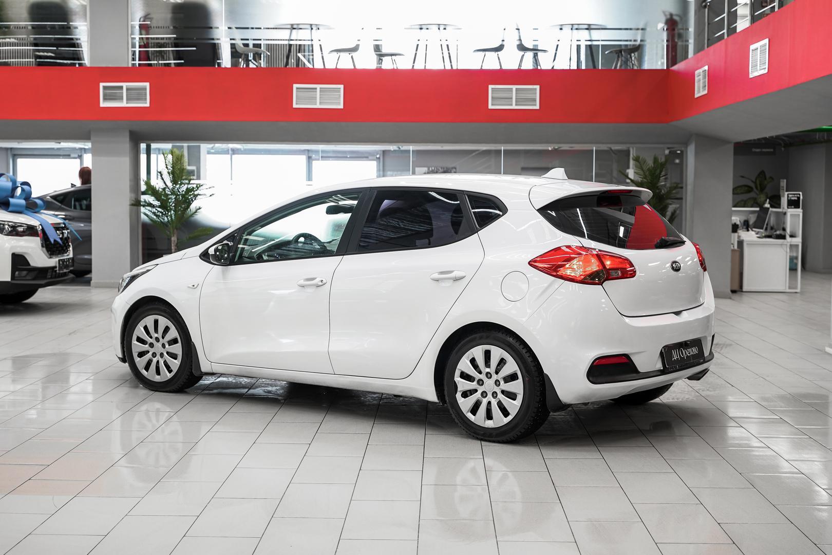 Kia Ceed 2012, белый, ДЦ Орехово
