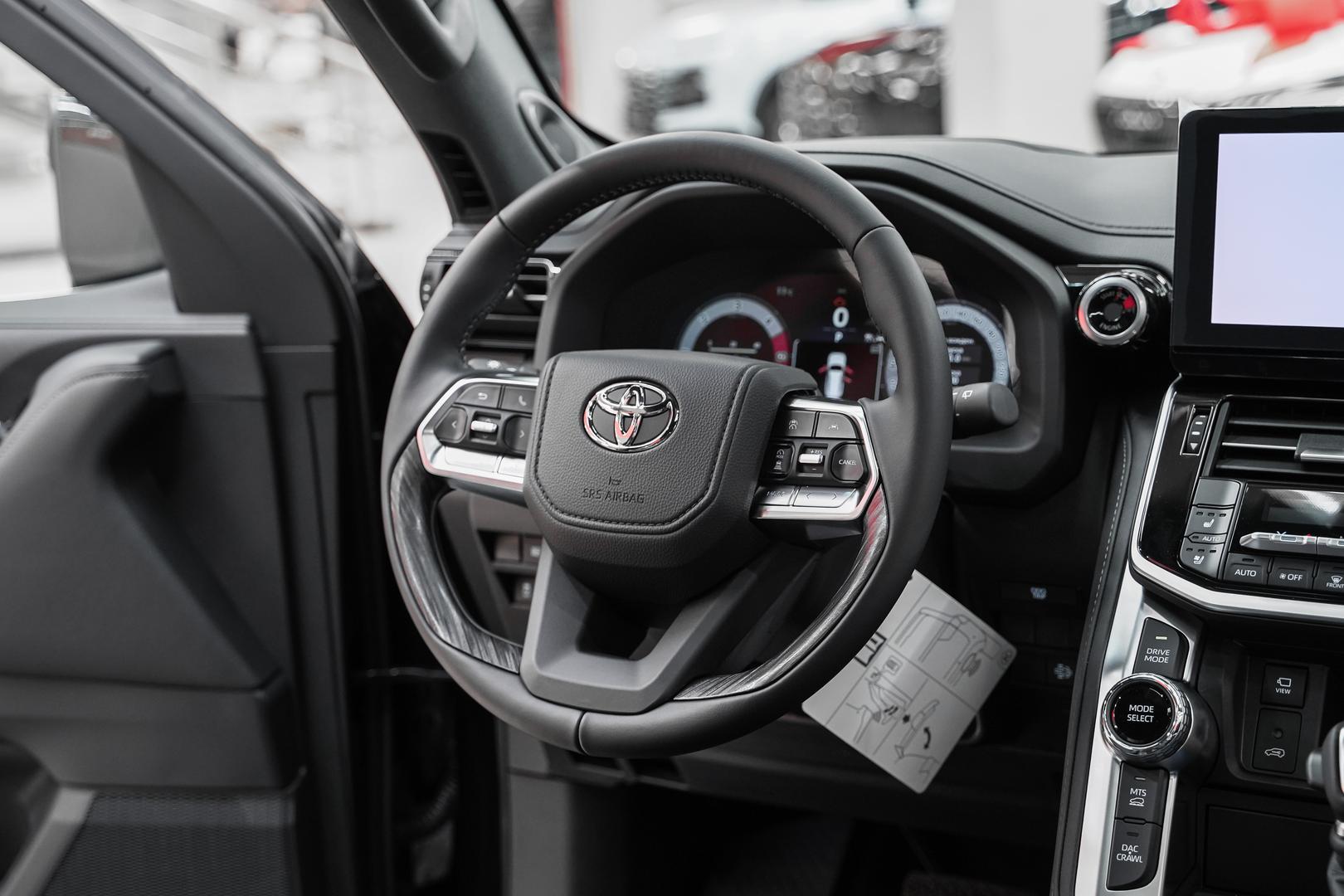 Toyota Land Cruiser 2025, черный, ДЦ Орехово