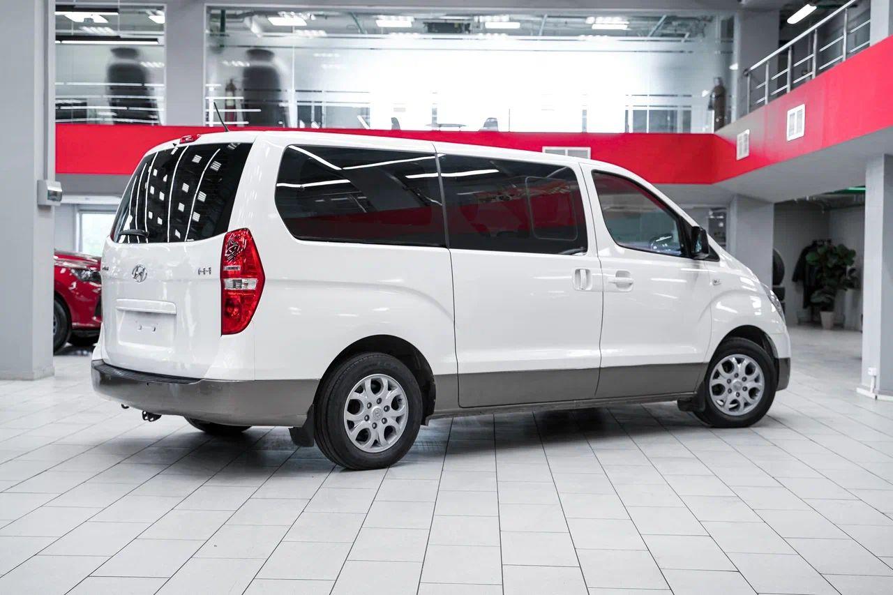Hyundai H-1 2015, белый, ДЦ Орехово