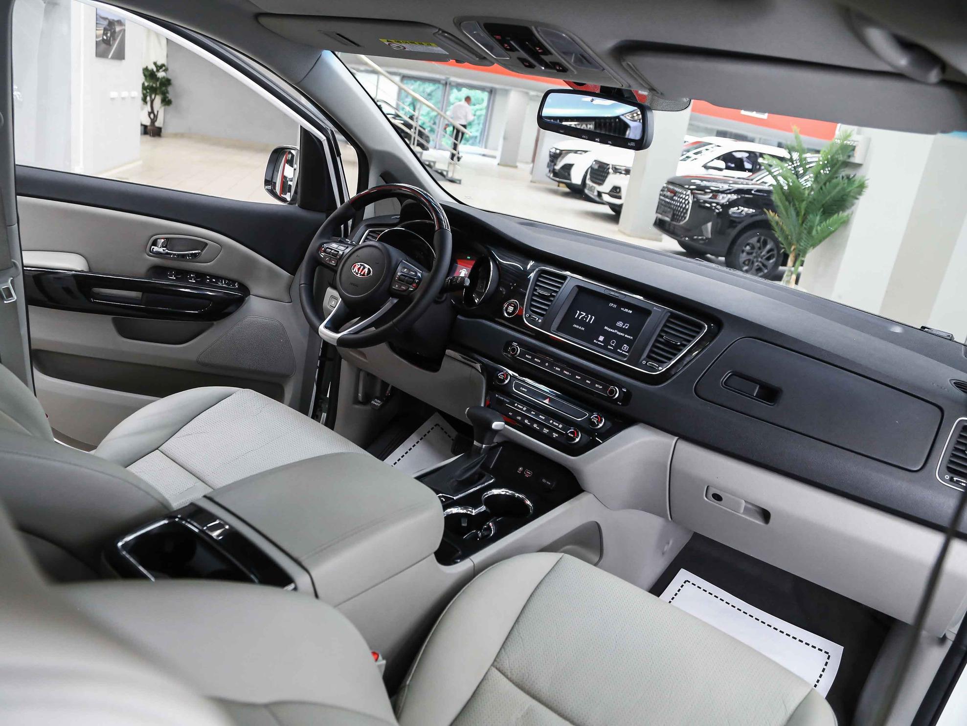 Kia Carnival 2019, белый, ДЦ Орехово