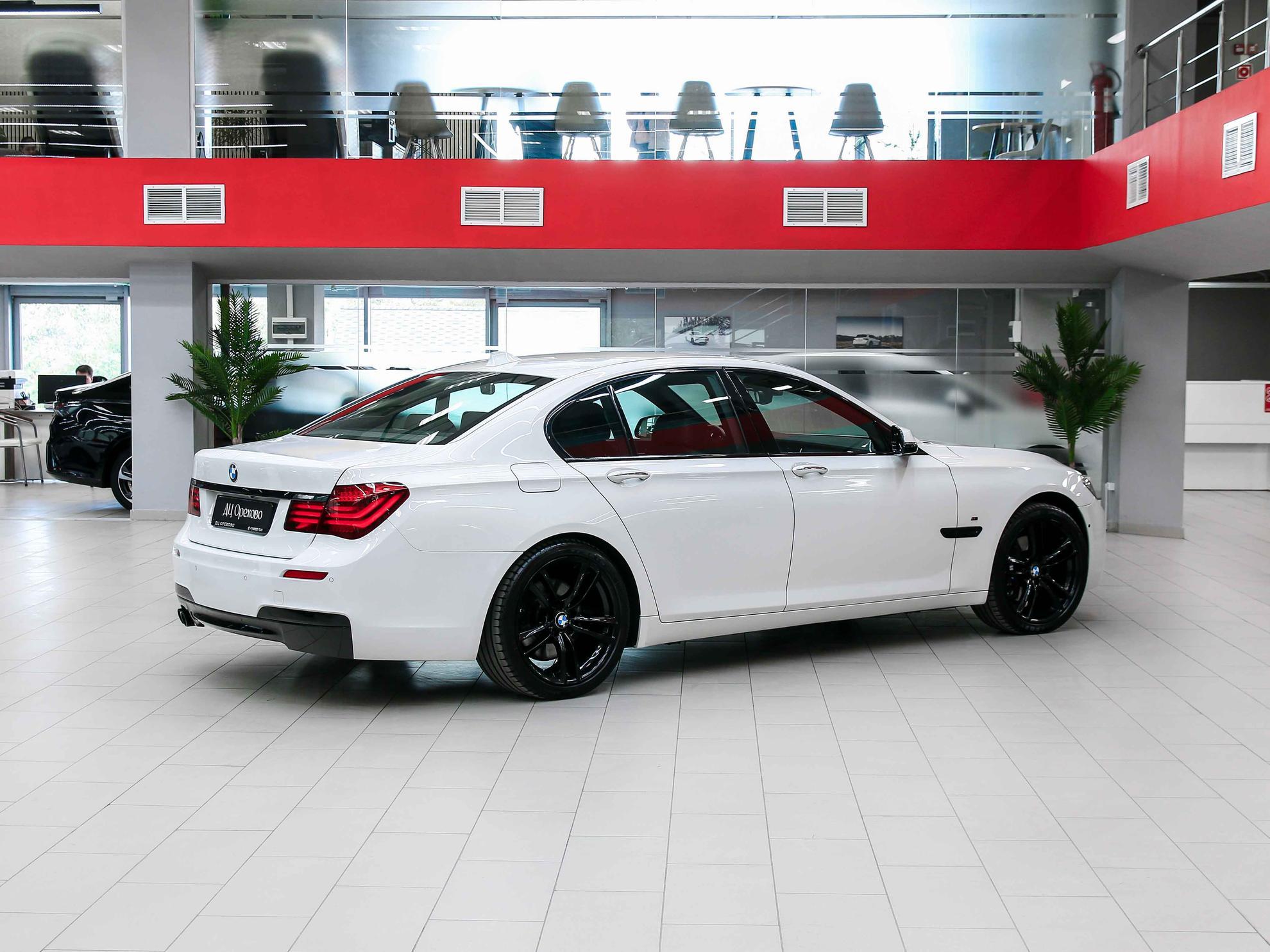 BMW 7 серии 2014, белый, ДЦ Орехово