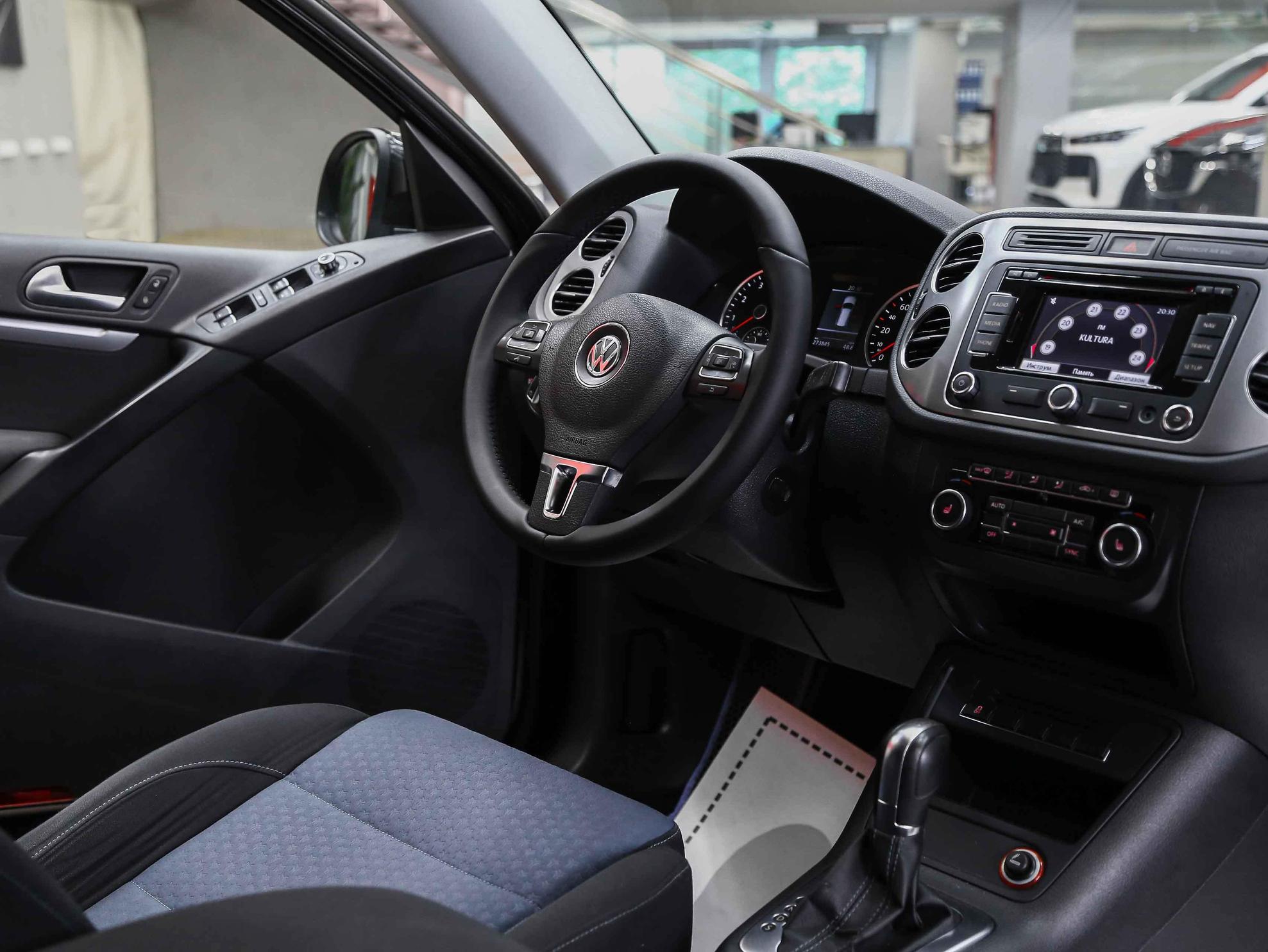 Volkswagen Tiguan 2013, черный, ДЦ Орехово