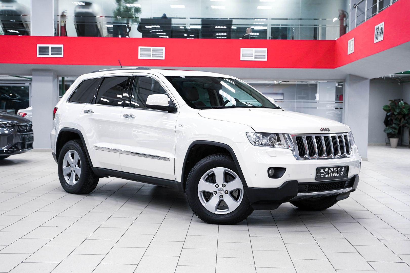 Jeep Grand Cherokee 2011, белый, ДЦ Орехово