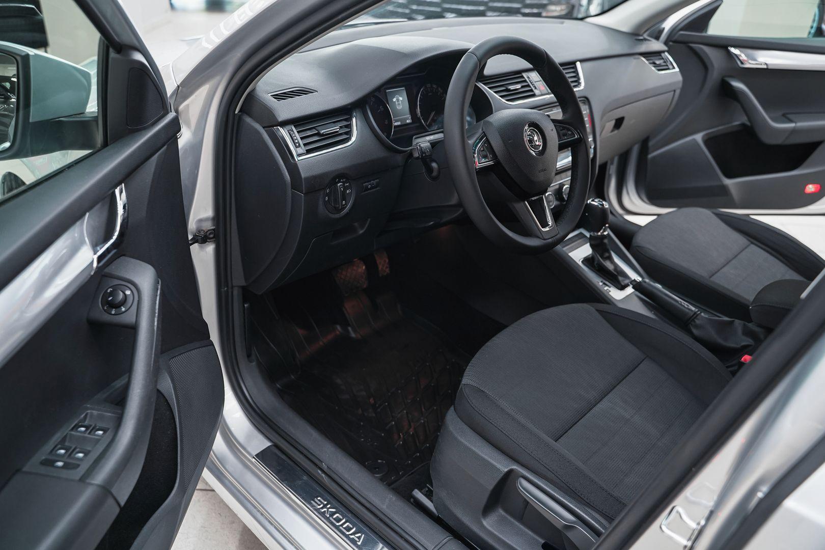 Skoda Octavia 2013, серебряный, ДЦ Орехово