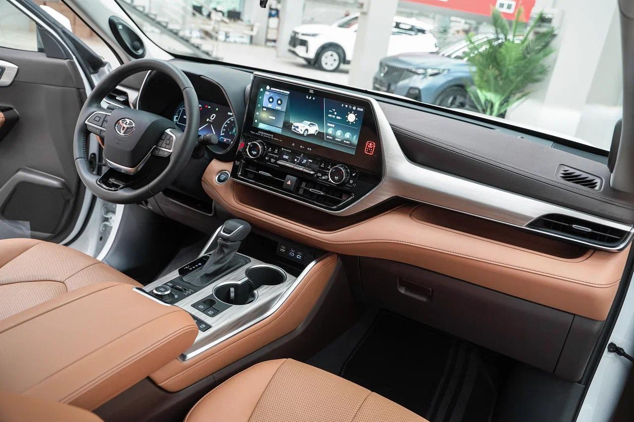 Toyota Highlander 2025, белый, ДЦ Орехово