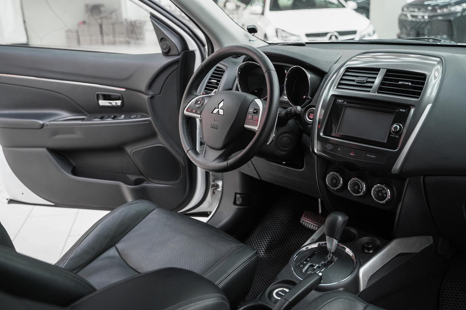 Mitsubishi ASX 2013, белый, ДЦ Орехово