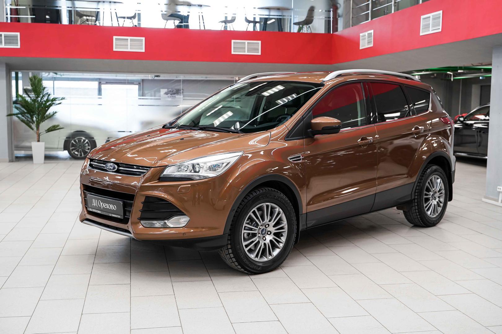 Ford Kuga 2013, золотой, ДЦ Орехово