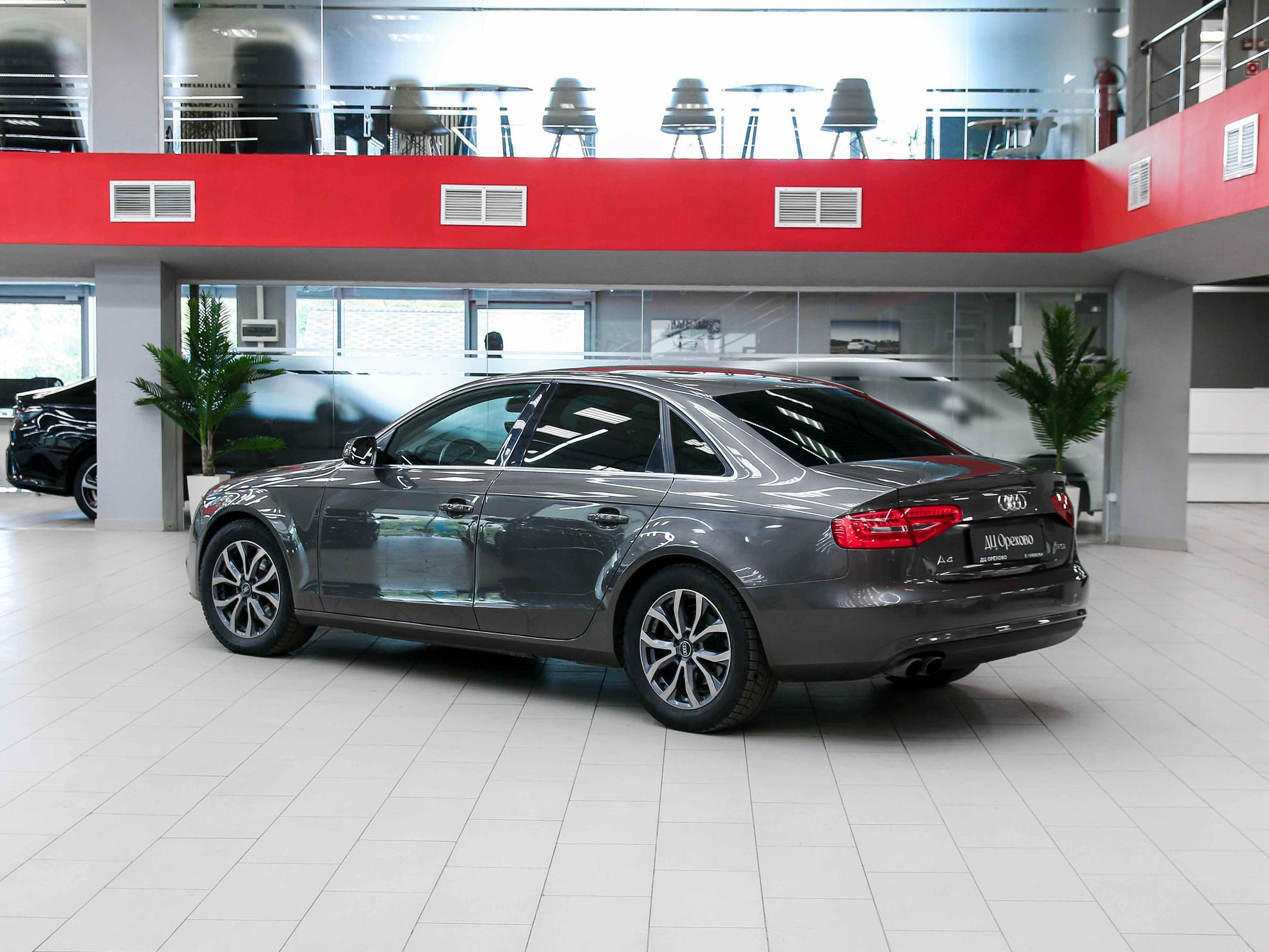 Audi A4 2015, серый, ДЦ Орехово