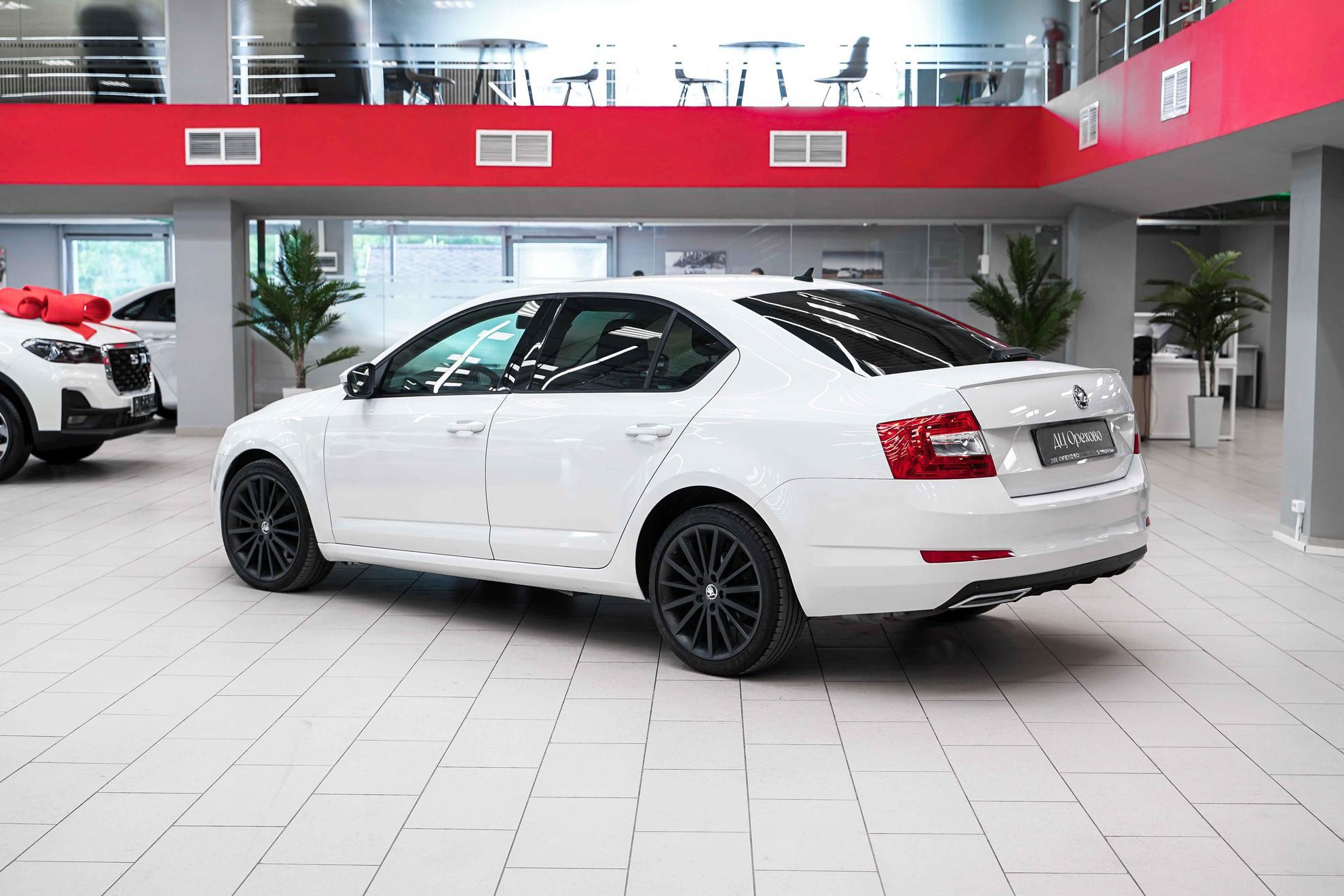 Skoda Octavia 2014, белый, ДЦ Орехово