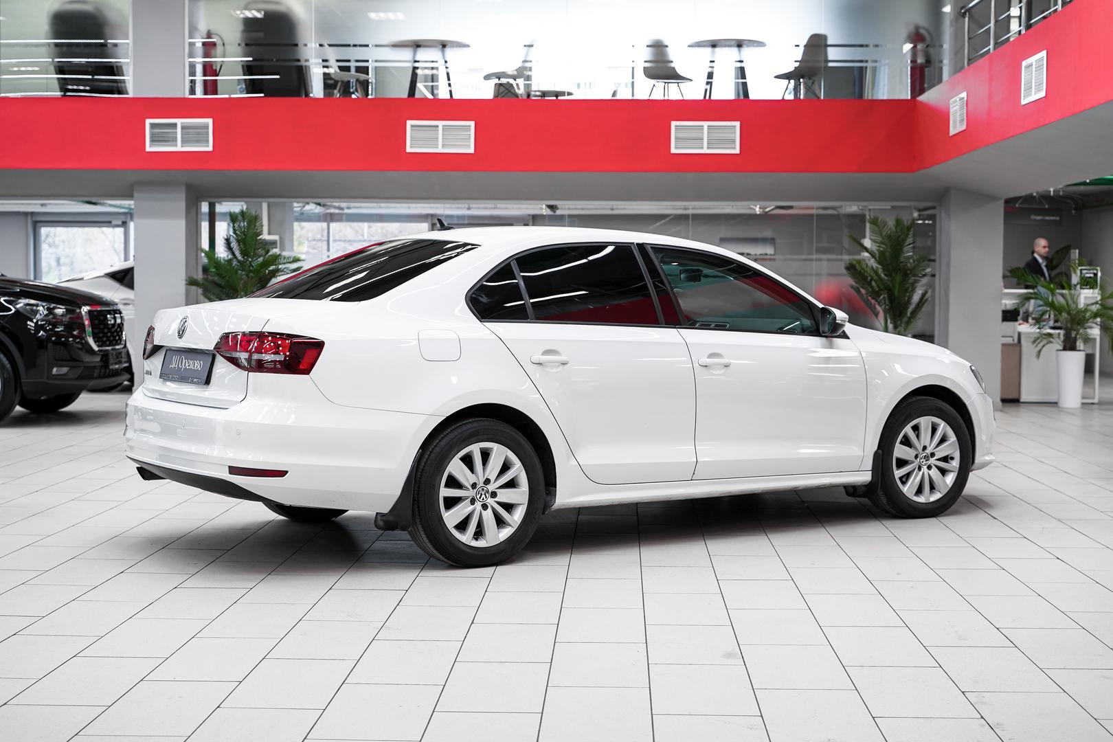 Volkswagen Jetta 2016, белый, ДЦ Орехово