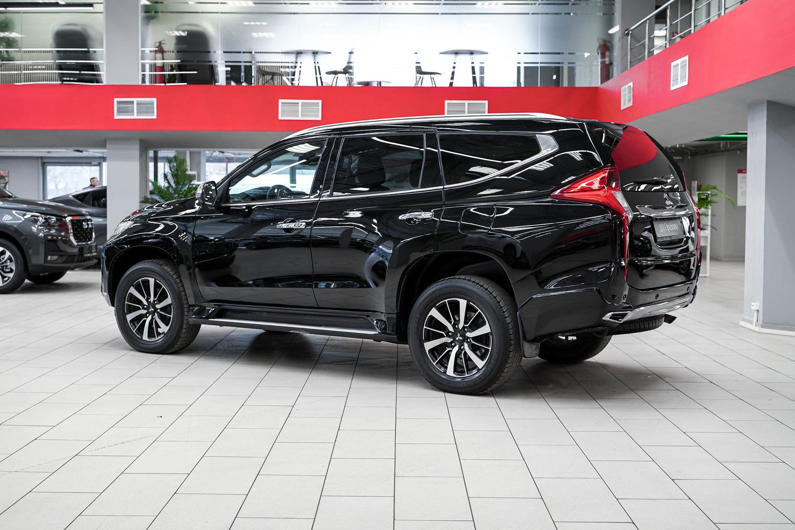 Mitsubishi Pajero Sport 2017, черный, ДЦ Орехово