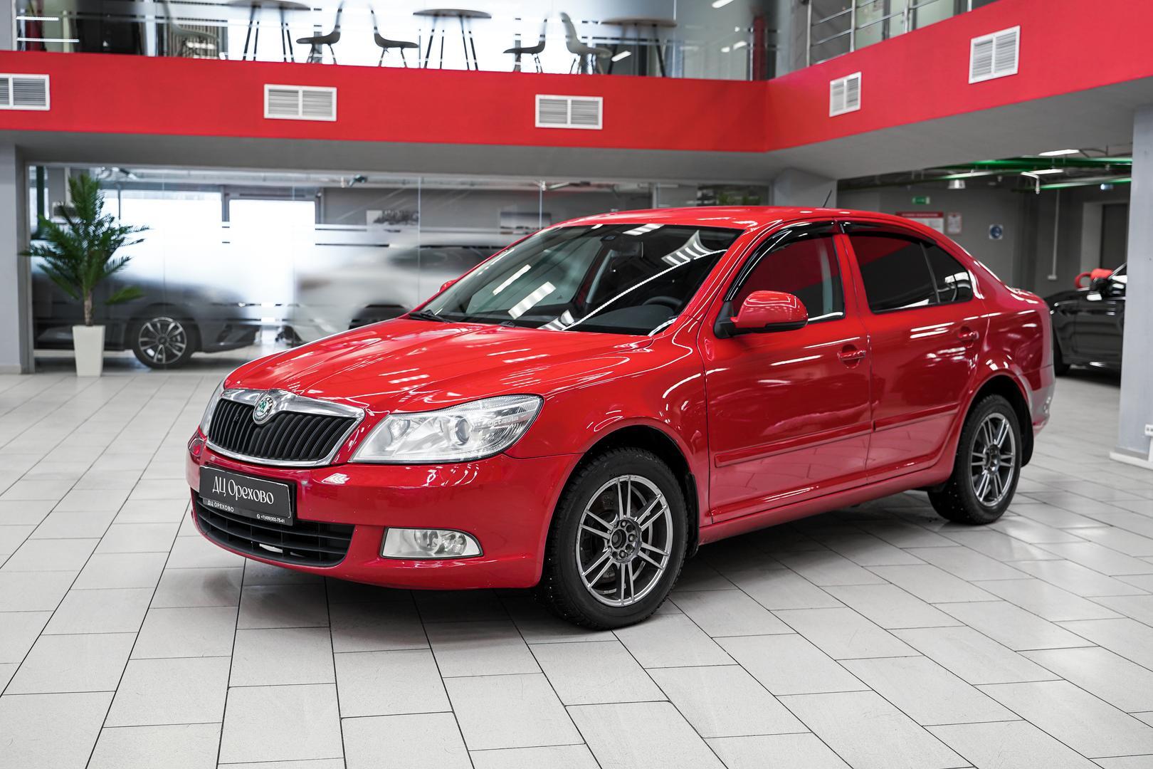 Skoda Octavia 2010, красный, ДЦ Орехово
