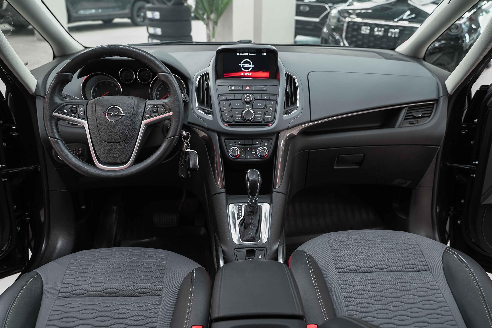 Opel Zafira 2014, коричневый, ДЦ Орехово