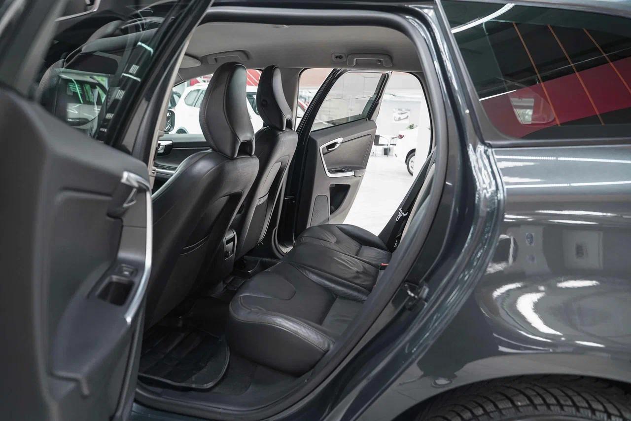 Volvo XC60 2010, серый, ДЦ Орехово