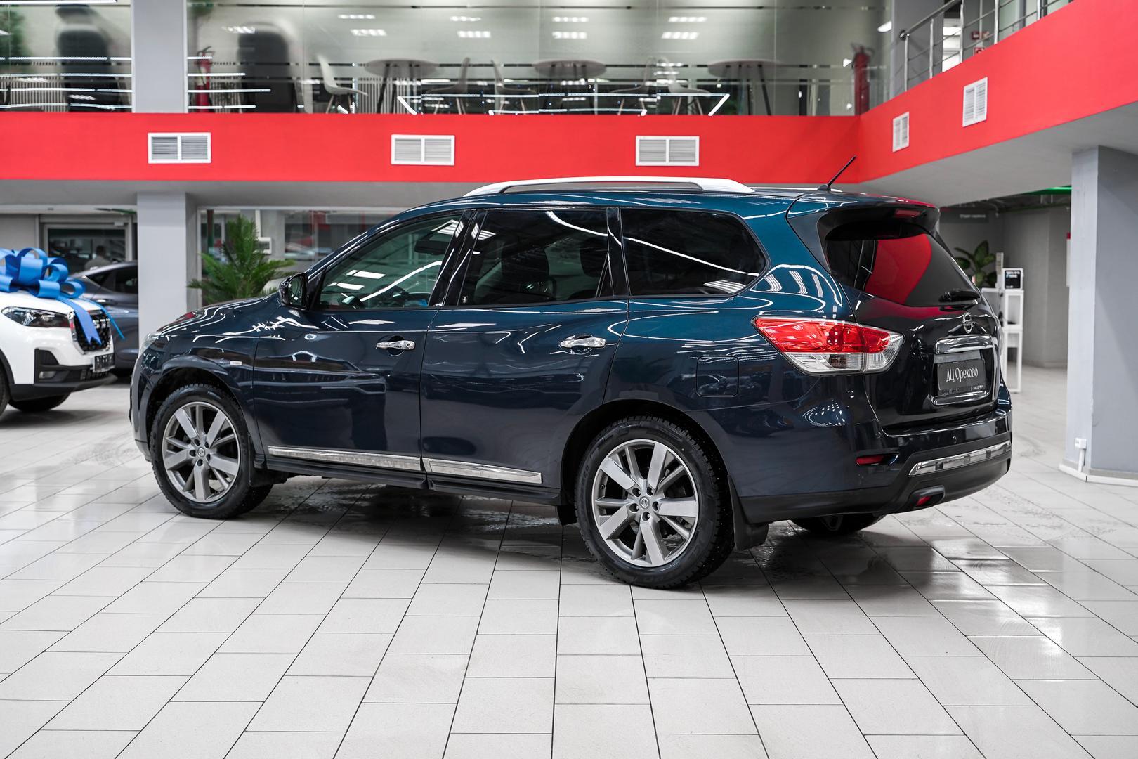 Nissan Pathfinder 2014, синий, ДЦ Орехово