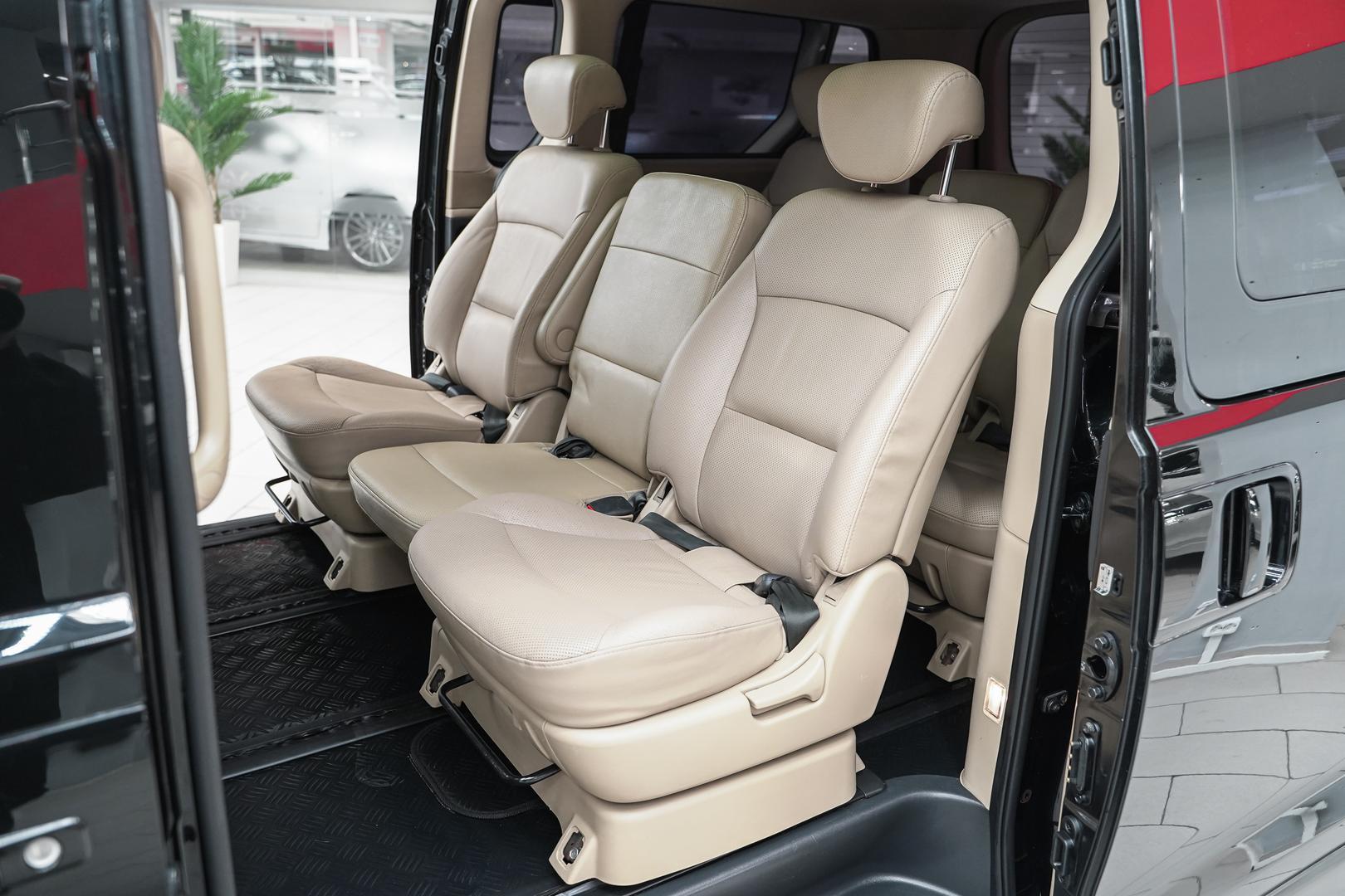 Hyundai Grand Starex 2012, черный, ДЦ Орехово