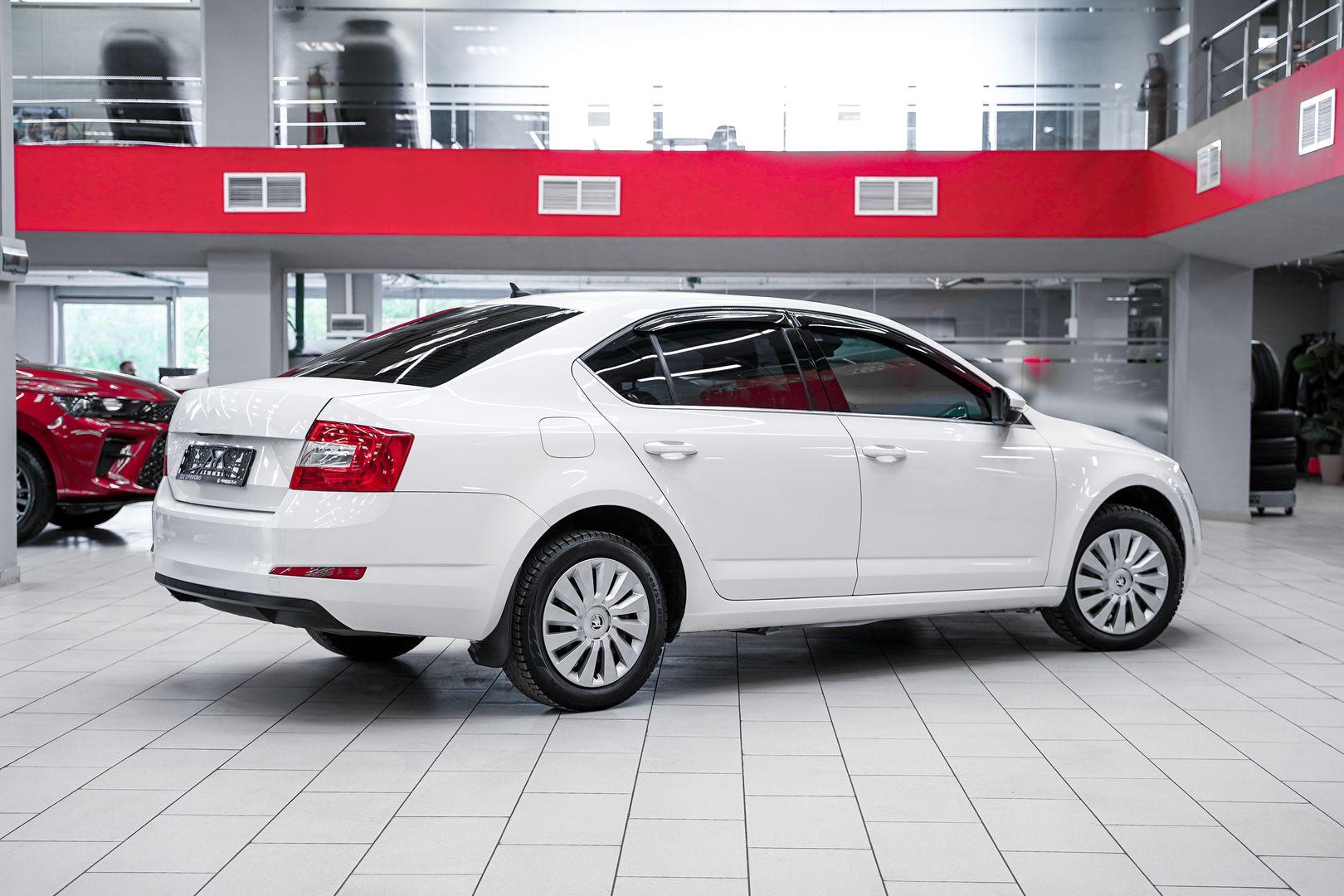 Skoda Octavia 2015, белый, ДЦ Орехово