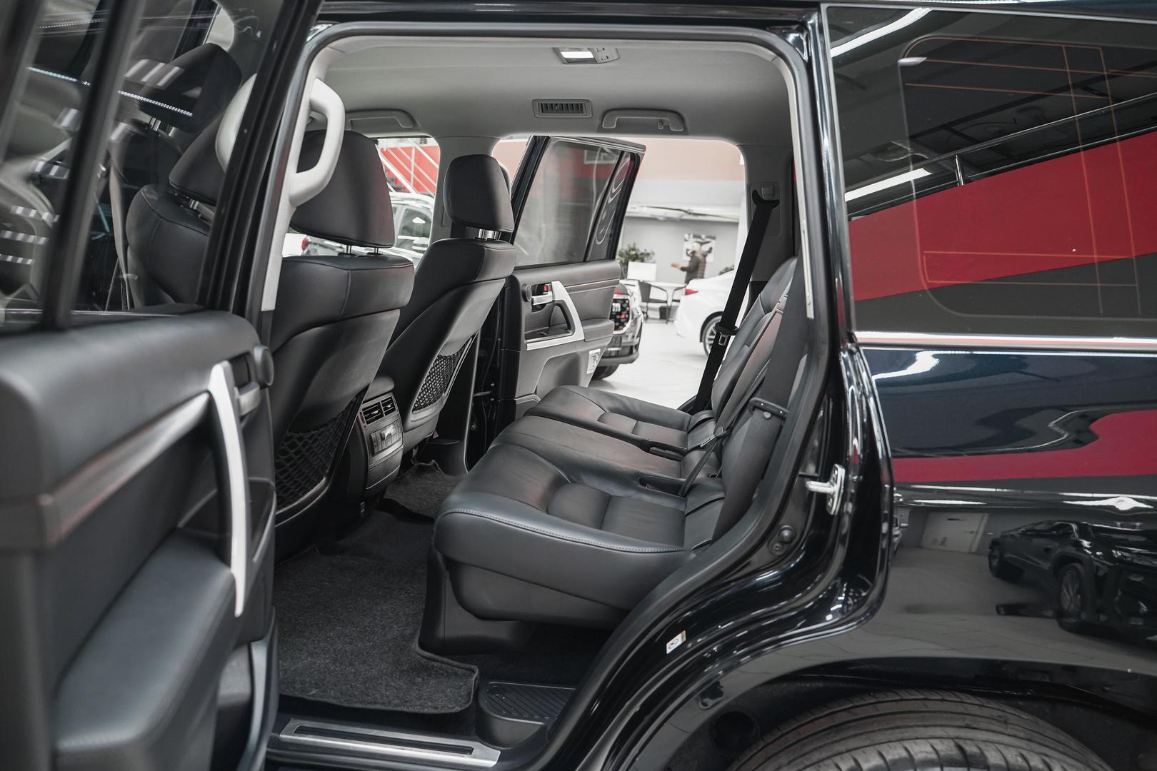Toyota Land Cruiser 2015, черный, ДЦ Орехово