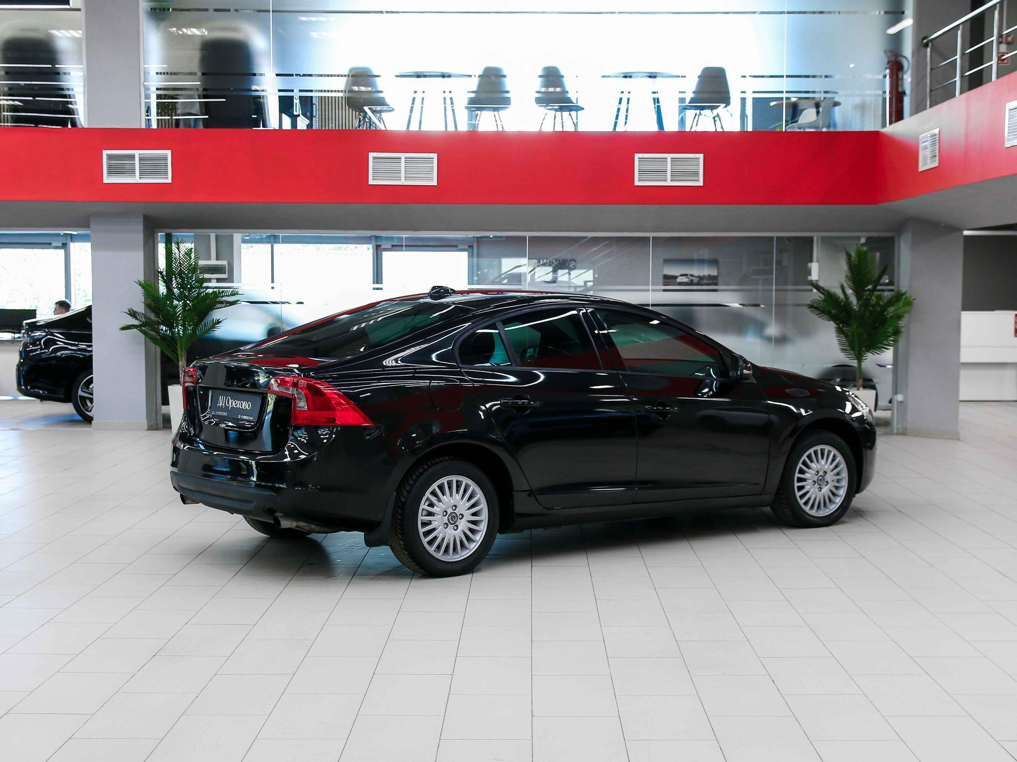 Volvo S60 2010, черный, ДЦ Орехово