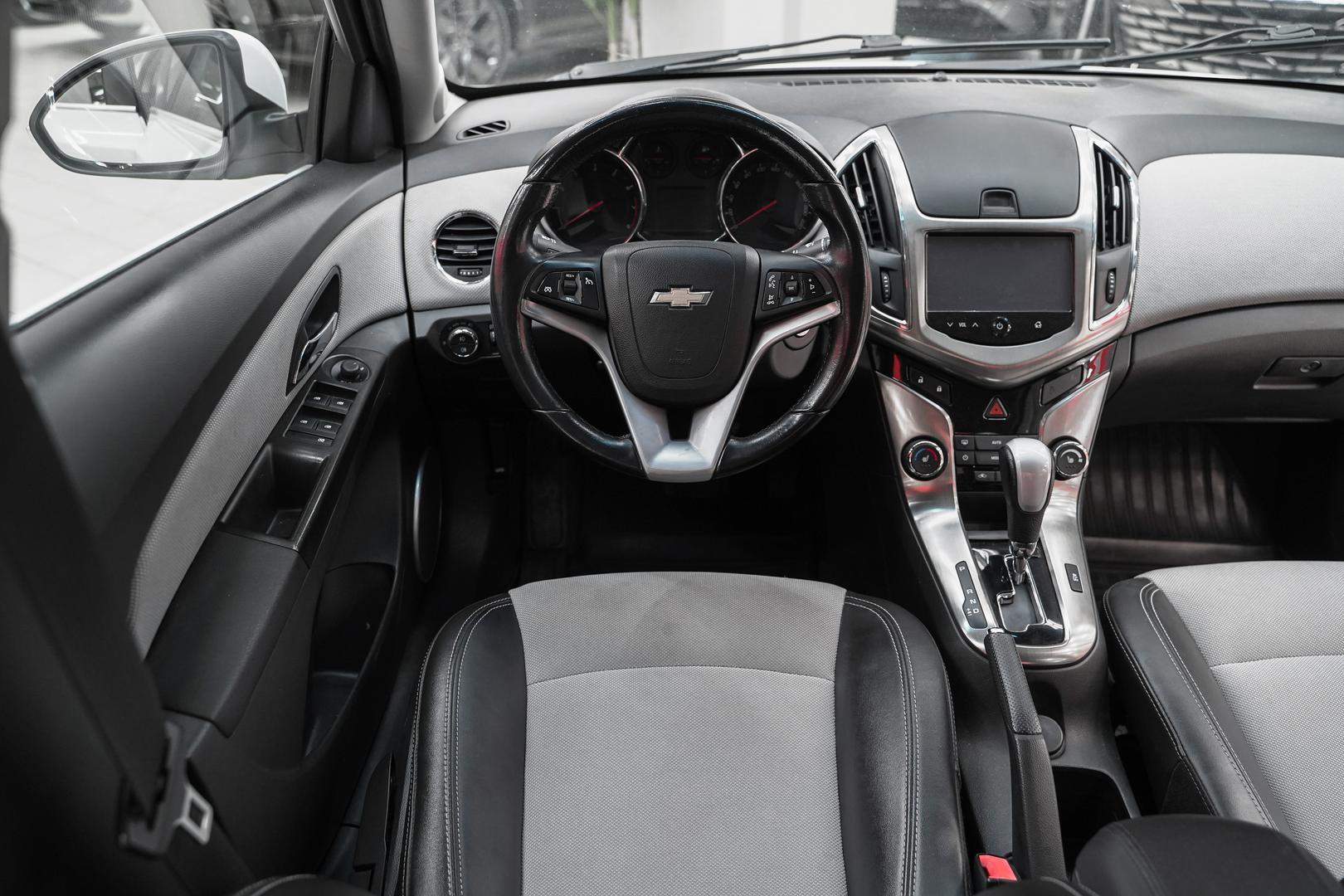 Chevrolet Cruze 2014, белый, ДЦ Орехово