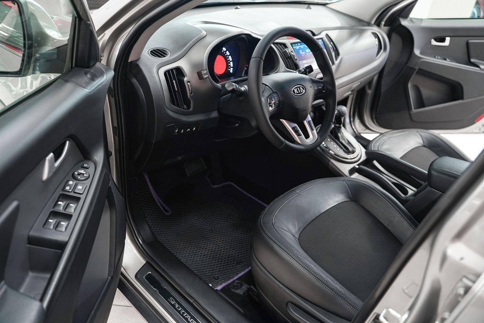 Kia Sportage 2012, серебряный, ДЦ Орехово