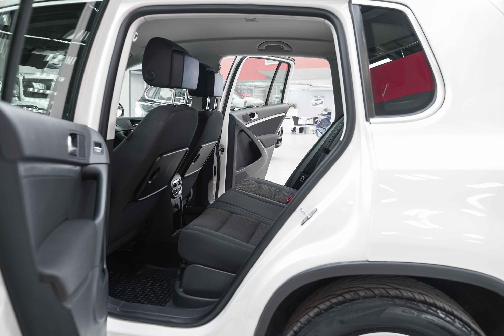 Volkswagen Tiguan 2012, белый, ДЦ Орехово