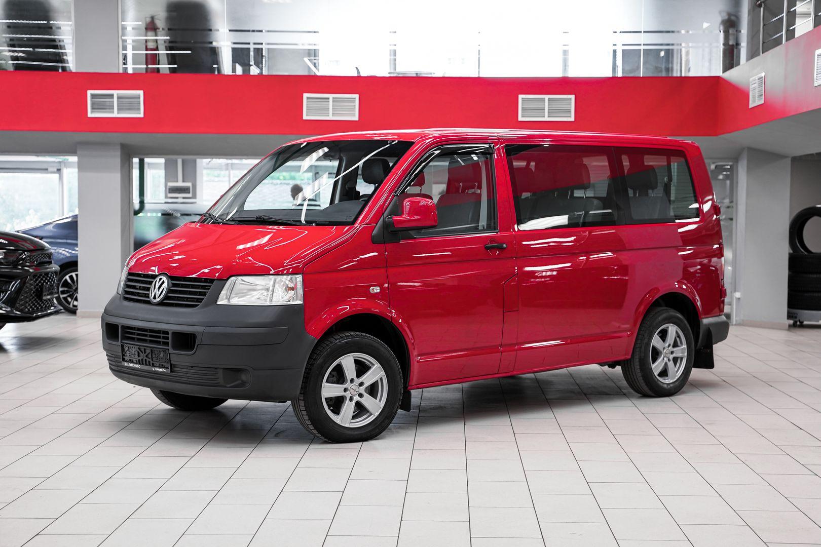 Volkswagen Transporter 2008, красный, ДЦ Орехово
