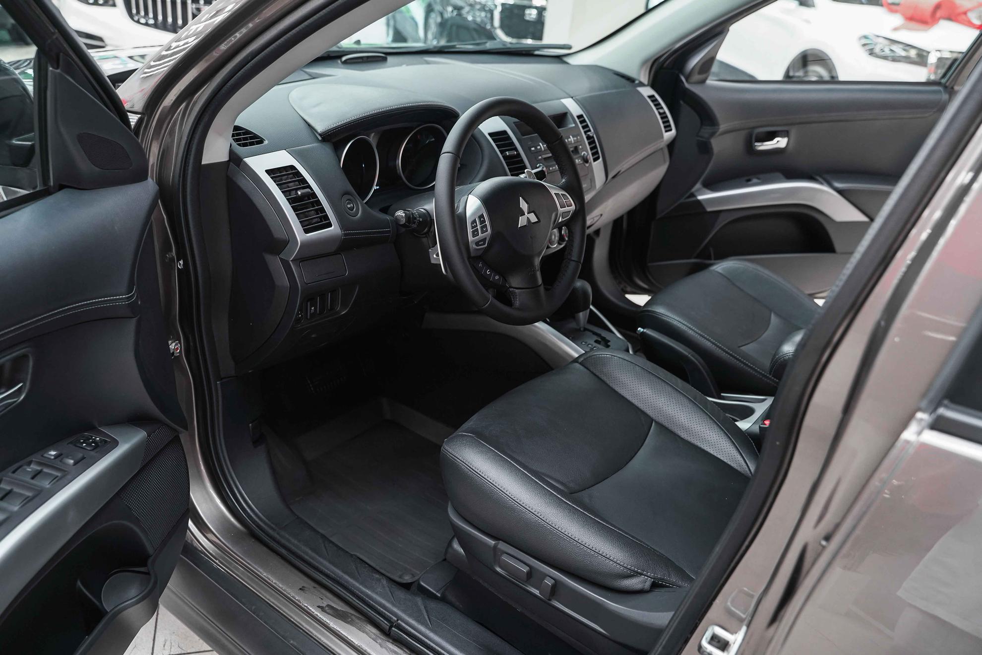 Mitsubishi Outlander 2012, коричневый, ДЦ Орехово