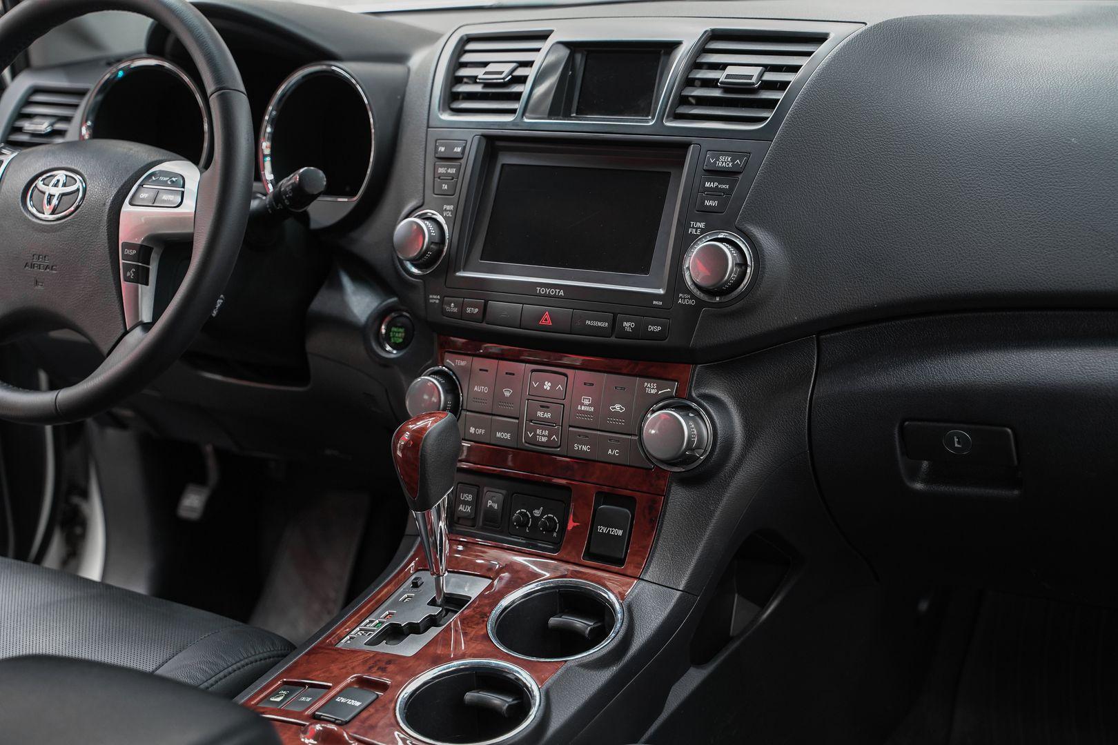 Toyota Highlander 2011, белый, ДЦ Орехово