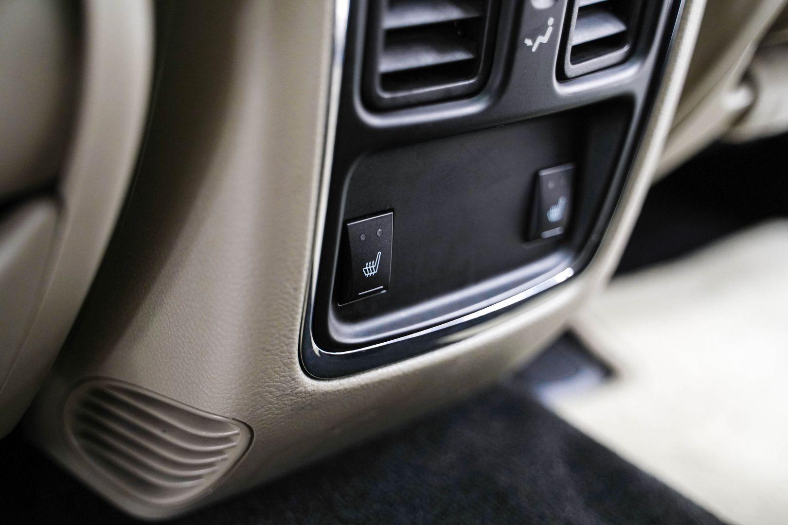 Jeep Grand Cherokee 2011, белый, ДЦ Орехово