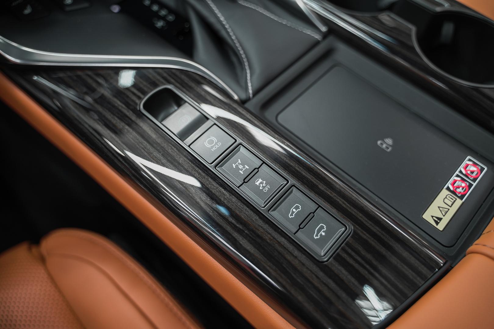 Lexus LX 2025, черный, ДЦ Орехово