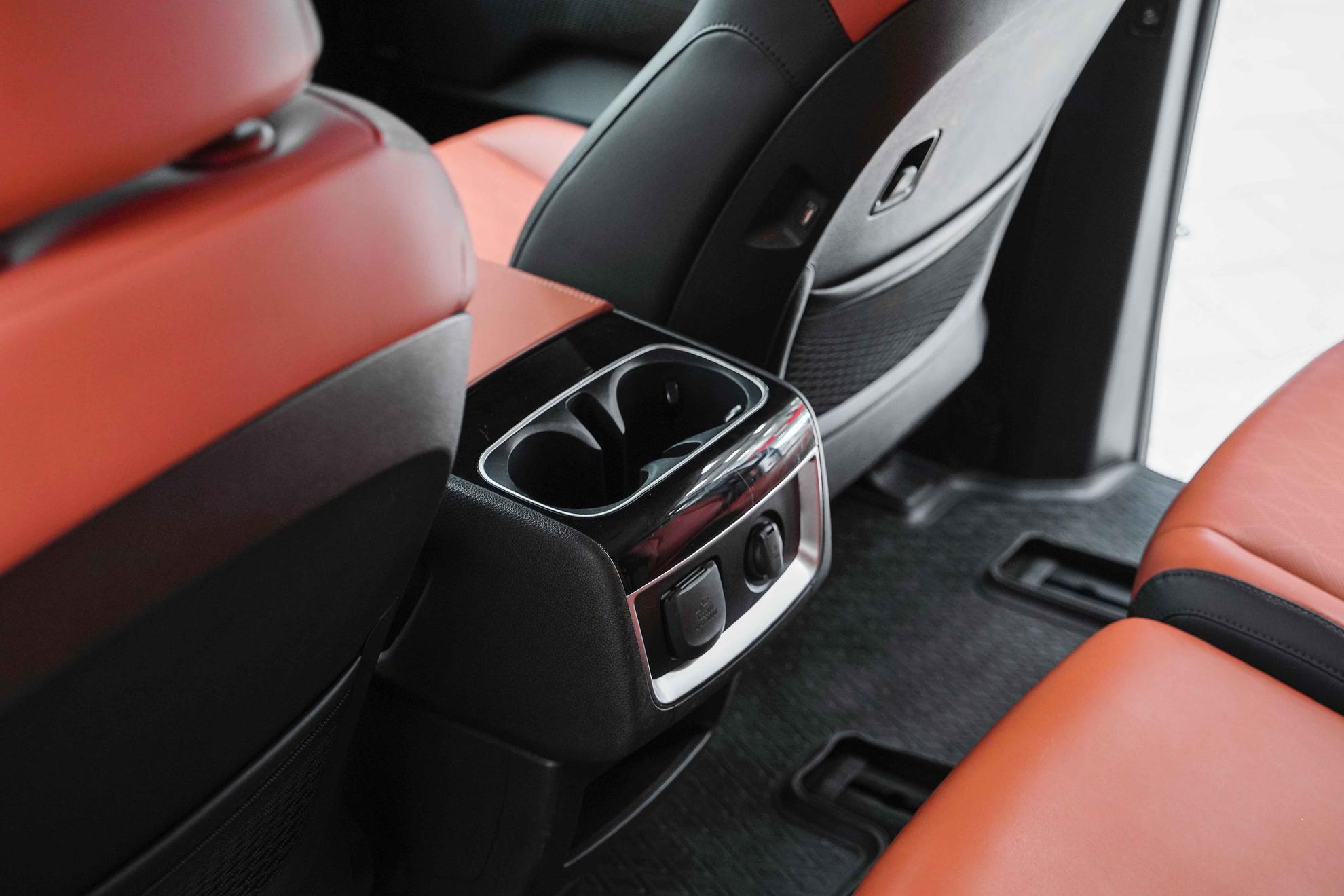 Kia Carnival 2023, белый, ДЦ Орехово