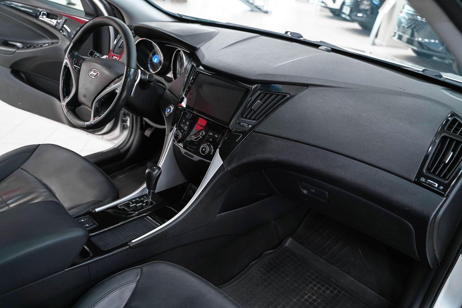 Hyundai Sonata 2010, серебряный, ДЦ Орехово