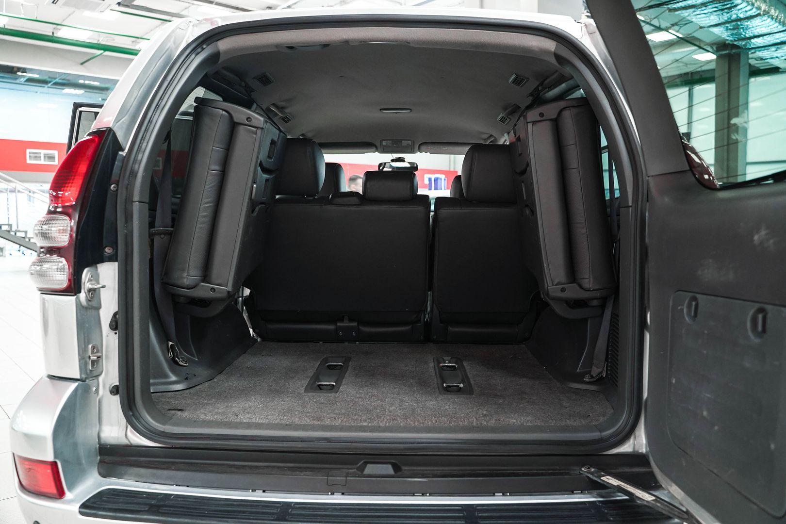 Toyota Land Cruiser Prado 2006, серебряный, ДЦ Орехово