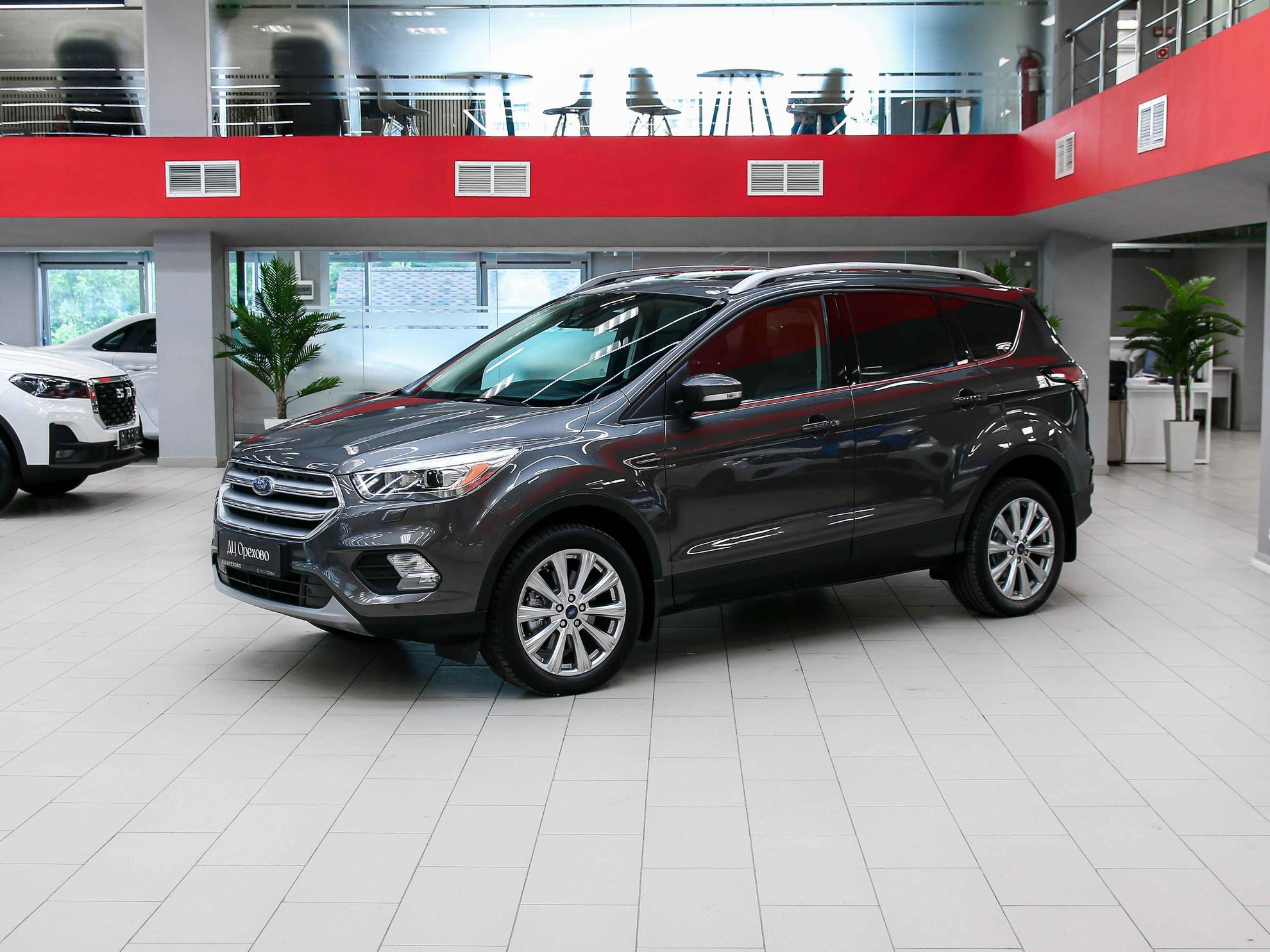 Ford Kuga 2016, серый, ДЦ Орехово