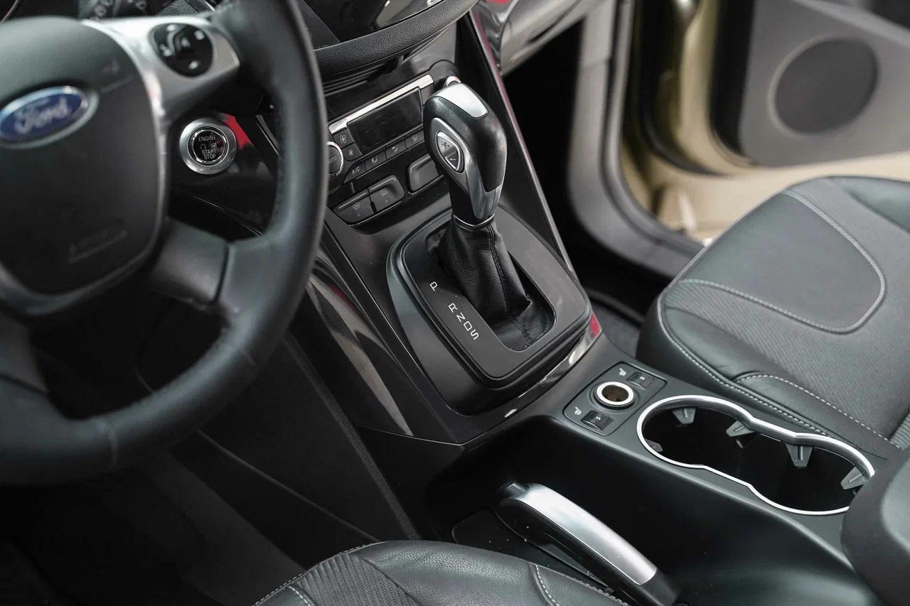 Ford Kuga 2014, зеленый, ДЦ Орехово