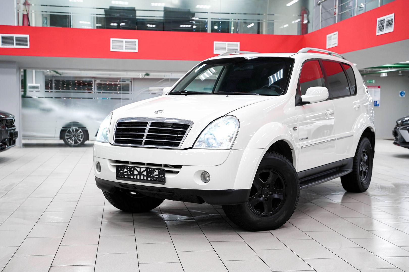 SsangYong Rexton 2012, белый, ДЦ Орехово