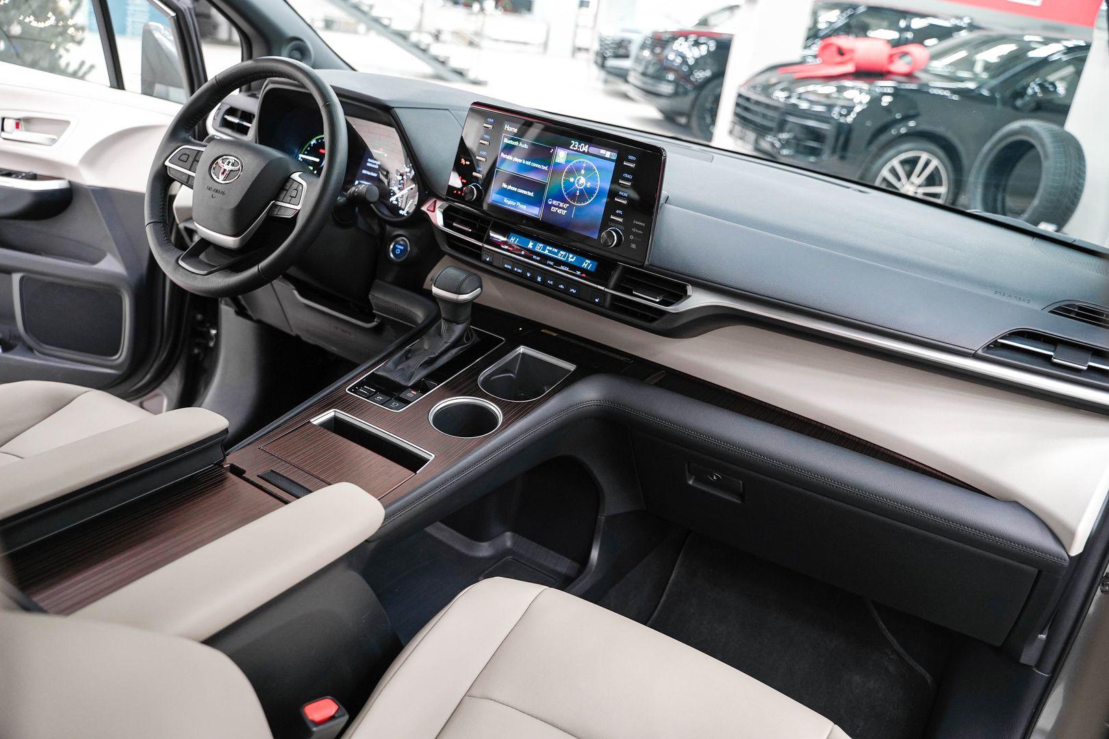 Toyota Sienna 2021, серый, ДЦ Орехово