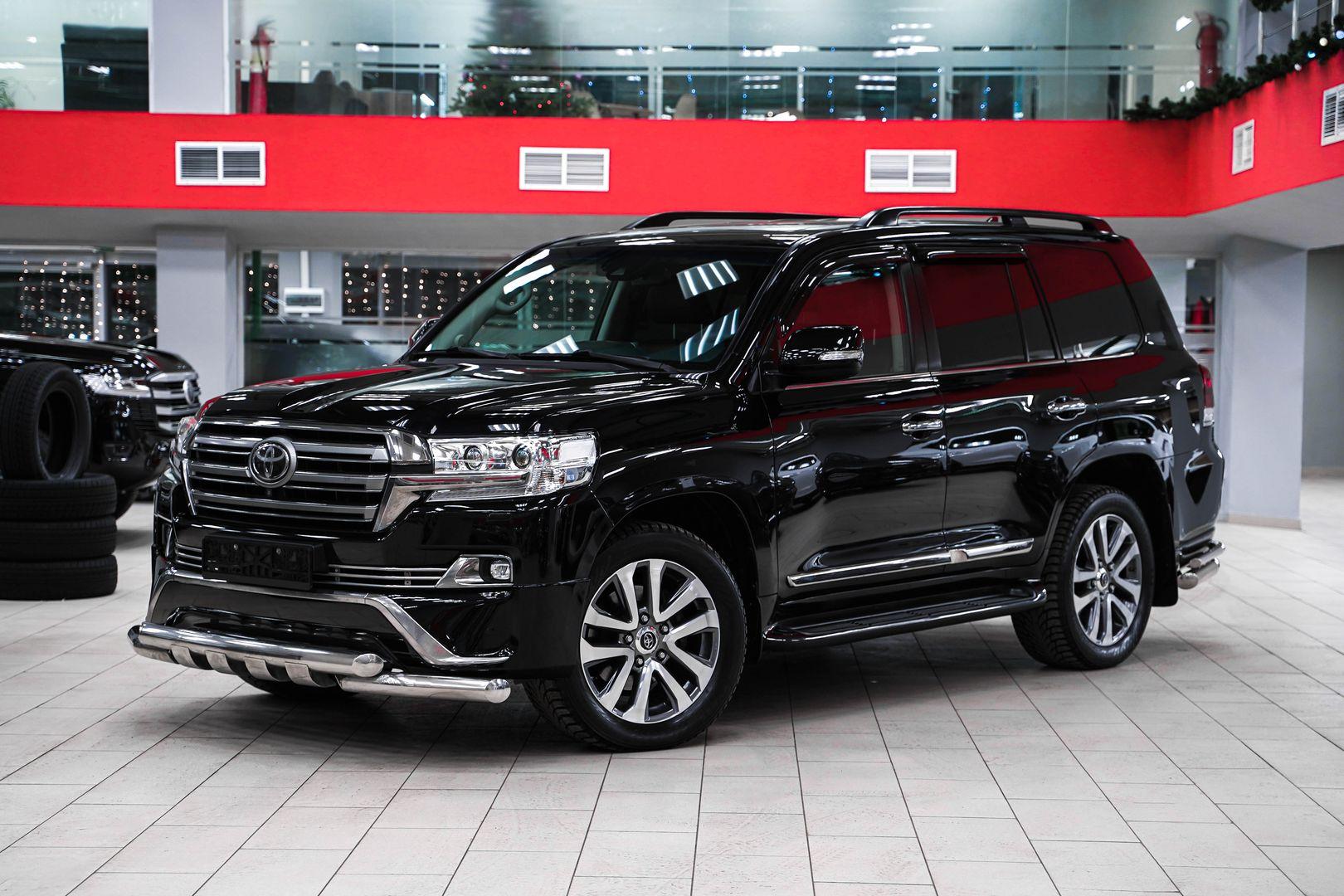 Toyota Land Cruiser 2017, черный, ДЦ Орехово