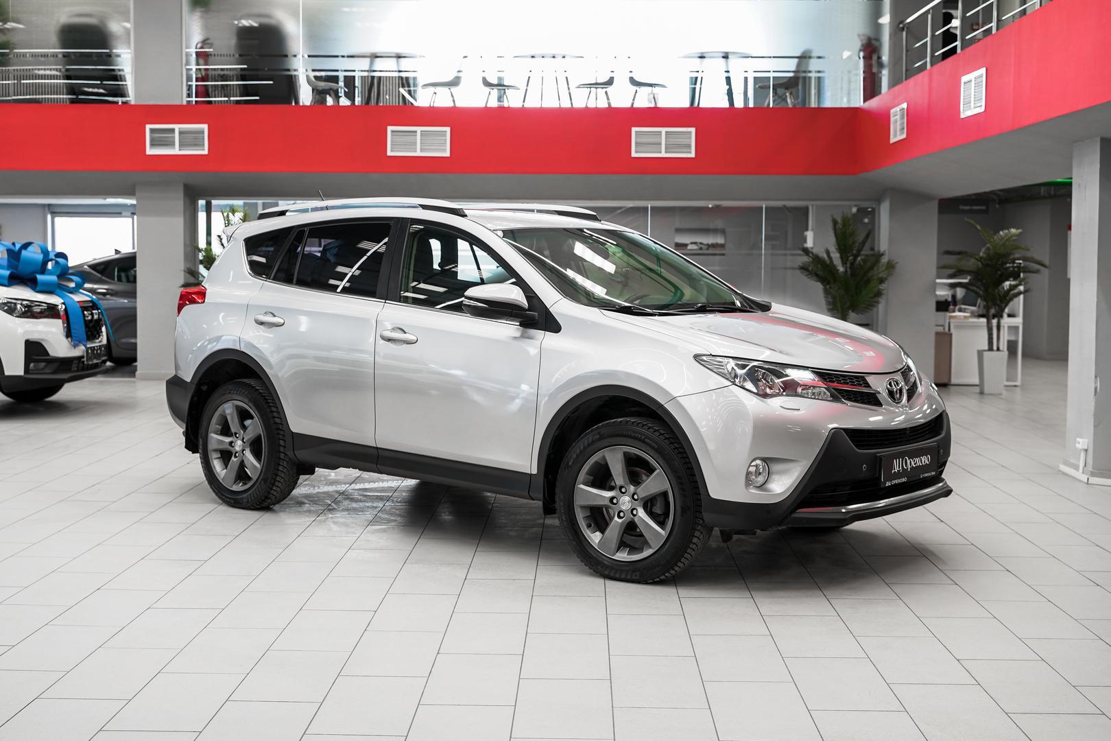 Toyota RAV4 2015, серебряный, ДЦ Орехово