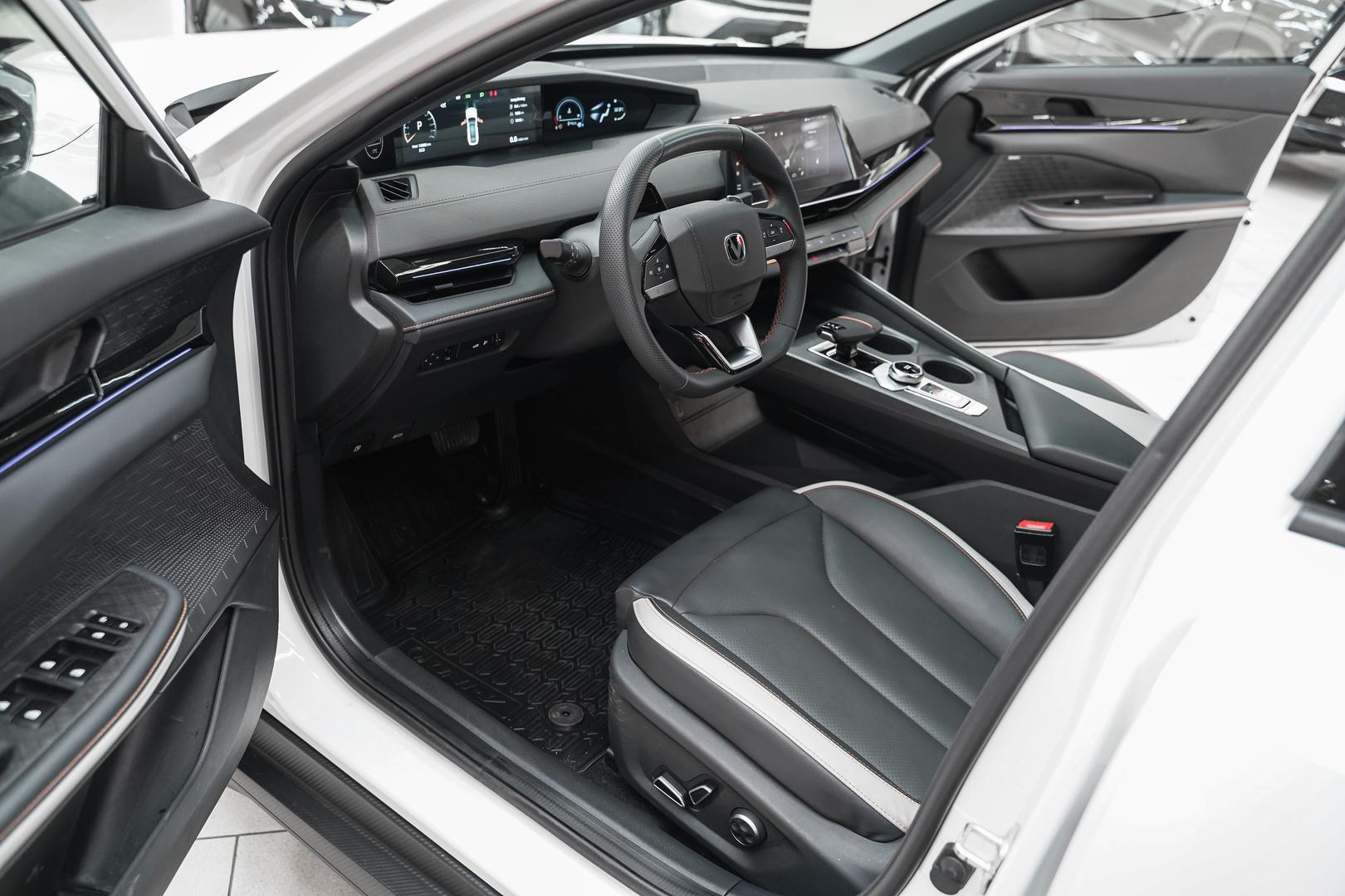 Changan UNI-V 2024, белый, ДЦ Орехово