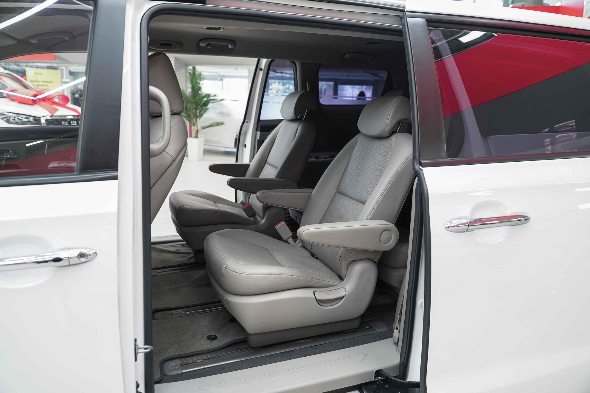 Kia Carnival 2019, белый, ДЦ Орехово